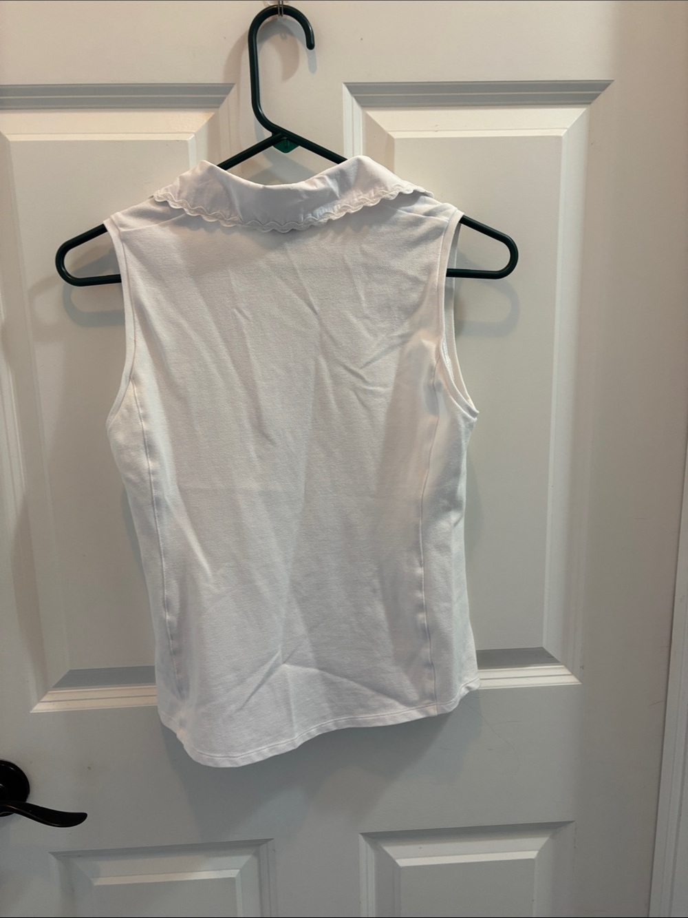 Golfini Women’s White Sleeveless Polo Tank with Scalloped Collar - Picture 5 of 5